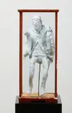Francis Upritchard, D. D. B, modelling material, foil, wire, paint and vitrine (2007)