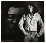 Marti Friedlander, Tony Fomison in front of his painting ‘Omai’