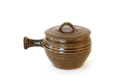 Neil Grant, Lidded ramekin, stoneware with tenmoku glaze and ribbed body