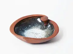 James McGavin Greig, Bowl, stoneware with oxide rubbed exterior and ash glaze to the well