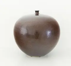 Enid Strickler, High-fired ceramic vase