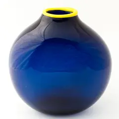 Gary Nash, Vase, blown glass