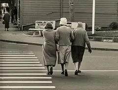 John Daley, Ladies off crossing, Adelaide Road, Wellington, gelatin silver print, 1968