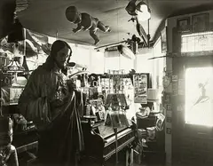 Andrew Ross, Mr Smiles Curiosity Shop, Upper Cuba Street, gelatin silver print