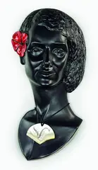 Sofia Tekela-Smith, The Bust of Ngaire Coley, fibreglass and acrylic with pendant in gold lipped mother of pearl, 2003