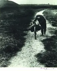 Bill Brandt, A Coal Searcher Returning Home, Jarrow, 1936, 1936, gelatin silver print