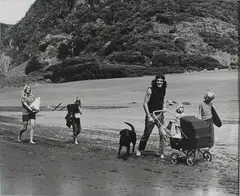 Marti Freidlander, Kare-Kare, vintage gelatin silver print, 1966