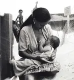 Ans Westra, Breastfeeding on the Beach