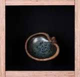 Len Castle, Stoneware bowl with avian head to rim