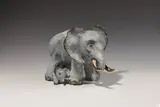 Gottfried Kumpf, Weisser Elefant mit Jungem, 2011, bronze patinated