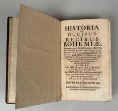 Bohuslav Balbín, Historia de Ducibus ac Regibus Bohemiae, in qua praecipua Gesta Ducum, ac Regum, tum Genealogiae omnium Familiarum apud nos imperitantium (Czechi Gentis Ducis ac Patris, Croci, Przemysli, deinde Regum Lecemburgicorum, Austriacorum, Habspurgensium, Cunstadaeorum, Jagellonidarum, ac tandem iteratò Austriacorum) diligenti semper ad Chronologiam respectu, proponuntur, & notis historicis aut ethicis illustrantur, ...