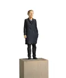 Stephan Balkenhol, Ohne Titel (Mann mit schwarzem Mantel)