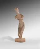 Wilhelm Lehmbruck, Gebeugter weiblicher Torso, 1912/13, Plaster, rose-dyed, white priming partly visibl...