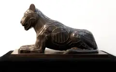 Jaroslav Róna, Lioness, 2018, patinated bronze