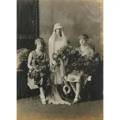 Alice Mills, Portrait, 1926, silver gelatin photograph