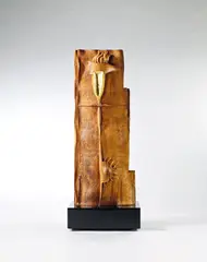 Liang Ping-cheng, Golden Mask 703, 2007, Gold leaf, Taiwan Yew