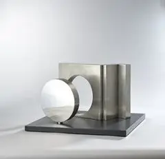 Yuyu Yang, East West Gate, 1973, Steel 18/20