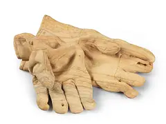 Yang Pei-Chen, Forgotten Gloves, 2007, Camphor Wood