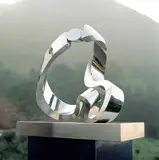 Yuyu Yang, Dragon's Song in the Cosmic Void