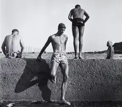 Max Dupain, At Newport 1952, 1952, gelatin silver print, printed later