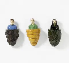 Heroes III by Rosi Steinbach, 2011, 3 Keramiken, gebrannt, sold Oct 2019