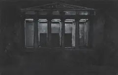Emma Stibbon, Neue Wache, 2009, Kreide auf schwarz grundierter Holzfaserplatte