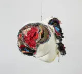 Birgit Dieker, Ei, Ei, Ei, 2010, Stoff und Draht,