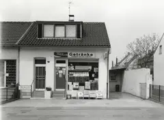 Trinkhalle by Tata Ronkholz, 05/1978, Gelatinesilberabzug auf Darstellungsmaß: 30,6 x 40,4cm, sold Nov 2021