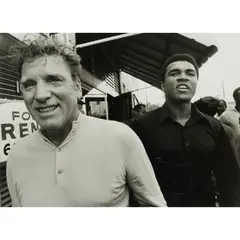 Chris Smith, MUHAMMAD ALI WITH BURT LANCASTER IN MIAMI BEACH, 1971, Silver gelatin print