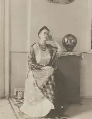 Manuel Álvarez Bravo, Frida Kahlo Seated with Globe, 1928, Platinum print, printed 1970s