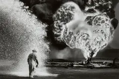 Sebastião Salgado, Fireball, Greater Burhan Oil Field, Kuwait, 1991, Gelatin silver print