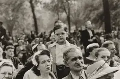 Diane Arbus, Boy above a Crowd, N.Y.C., 1956, Gelatin silver print, printed 1956