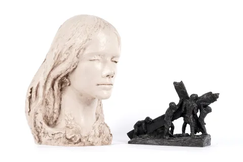 Josefina de Vasconcellos, Bust of a female; a maquette of "The Weight of our Sins, resin