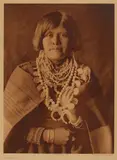 Edward S. Curtis, A Zuñi Girl