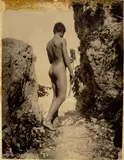 Wilhelm von Gloeden, Nu debout, 1908, tirage albuminé; signé, daté, et annoté 'Taormina' au crayon dans l'image