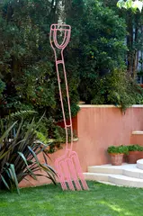 Michael Craig-Martin, Pitchfork (Pink), 2008