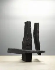 Clement Meadmore, Untitled, welded steel