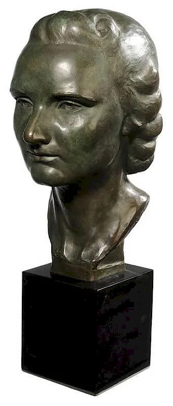 Portrait of a Lady by Ethel Painter Hood, 1939, patinated bronze on black marble base, sold Jan 2015