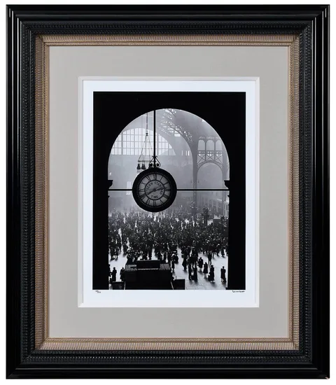 Alfred Eisenstaedt, Farewell of Servicemen, Clock at Pennsylvania Station, New York City, 1943, gelatin silver print