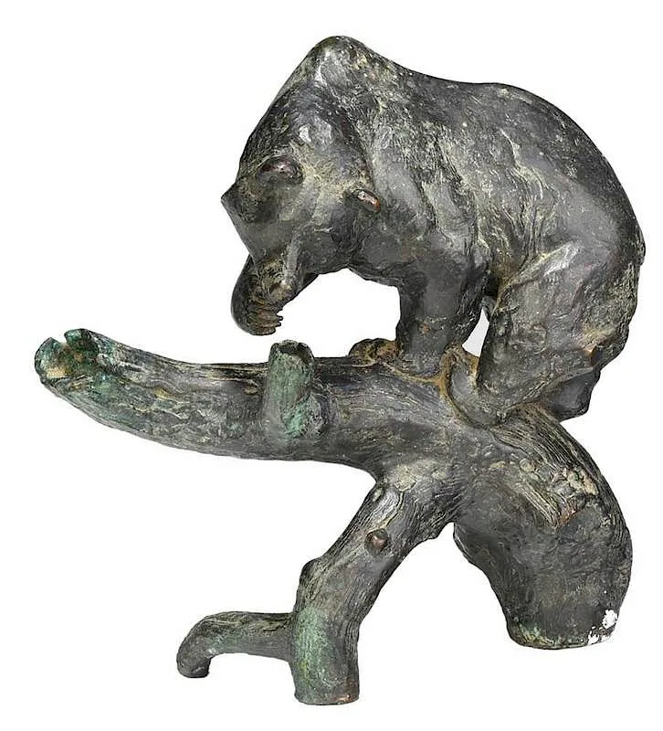 Douglas Allen, Grizzly Bear, 1980, patinated bronze