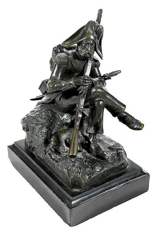 Antonin Moine, Souvenir d' Egypte., resting French soldier, patinated bronze on black marble base