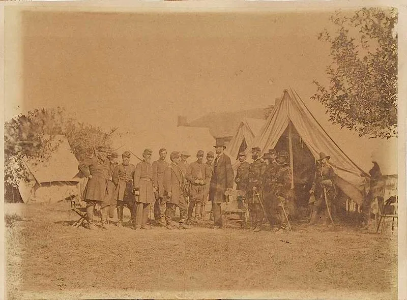Alexander Gardner, Lincoln at Antietam, 1862, albumen print
