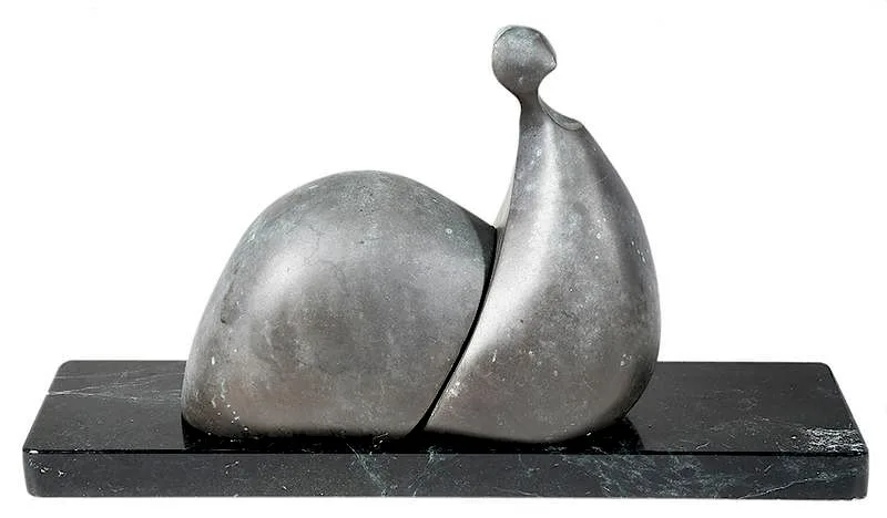 Robert Holmes, Reclining Figure, 1982, patinated bronze
