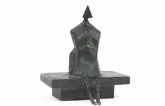 Lynn Chadwick, Sitting Woman (1985), patinated bronze