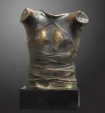 Igor Mitoraj, PANCERZ II (CUIRASSE II), 1986, brąz, kamień