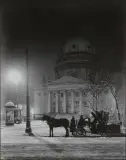 Antoni Anatol Węcławski, DOROŻKA PRZED KOŚĆ. ŚW. ALEKSANDRA W WARSZAWIE, fotografia czarno-biała