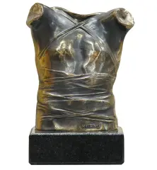 Igor Mitoraj, PANCERZ II (CUIRASSE II), 1986, brąz, kamień