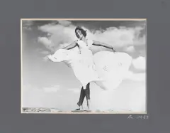 Dziewczyna w białej sukience by Stefan Arczyński, 1937, fotografia czarno-biała, sold Nov 2011