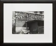 Zbigniew Łagocki, Mur z lalkami, fotografia czarno-biała
