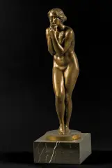 Gerhard Janensch, ZAWSTYDZONA, ok. 1910, patinated bronze, stone base